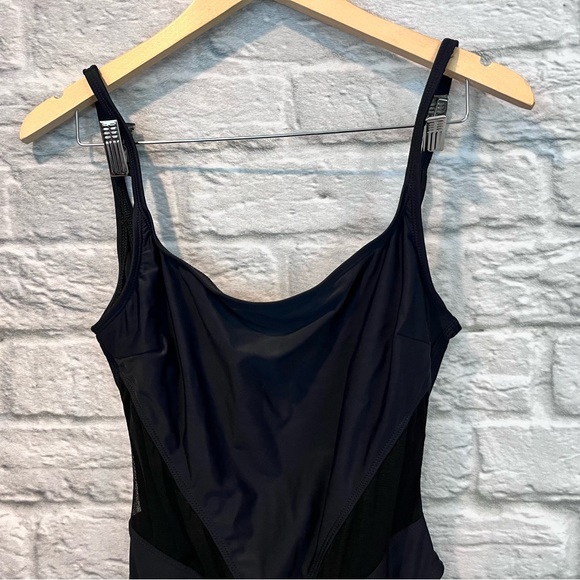 La Blanca by Rod Beattie blk one piece bathing suit size 10 w/ mesh V cut outs - Picture 3 of 14